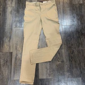 Banana Republic Women’s Sloan Khaki Pants-6 Long